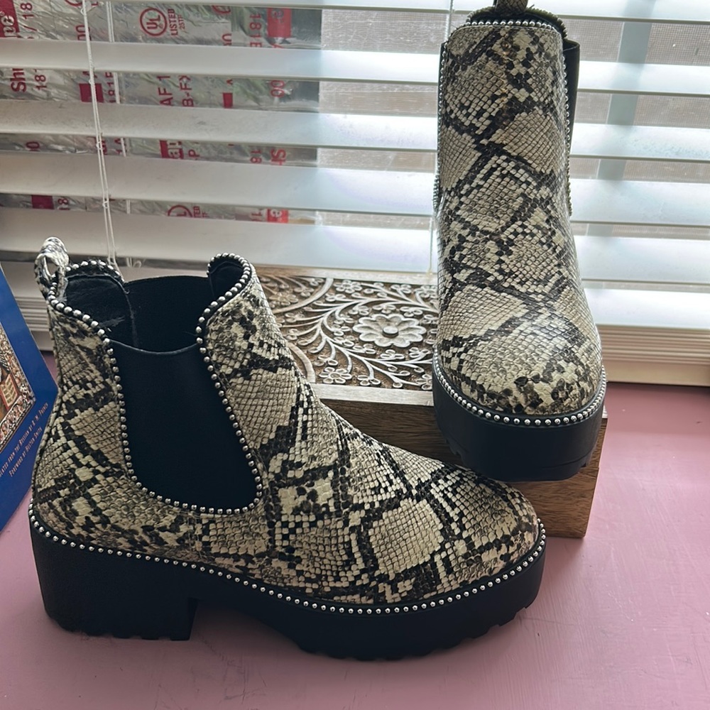 Brand New Never Worn snakeskin boots